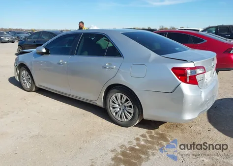 2014 Toyota Camry Le z USA, uszkodzony, nr VIN 4T4BF1FK8ER420967